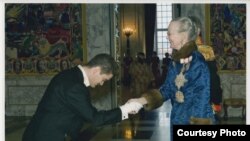 Theodor Paleologu la o recepție de Anul Nou a Reginei Margrethe a II-a. Paleologu a fost ambasadorul României în Danemarca între 2005-2008. 