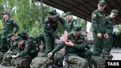 Призывники перед отправкой в военную часть, Ростов-на-Дону (иллюстративное фото)