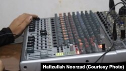 یک رادیو محلی در ولایت فراه - عکس از آرشیف