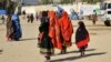 برگشت مهاجرین افغان از پاکستان به افغانستان نگرانی های مربوط به انتقال یافتن بیماری « آبلهٔ میمون» را افزایش داده است. 