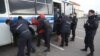 Мәскеу полициясы мигранттарды ұстап жатыр. (Көрнекі сурет)