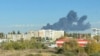 Dim iz ruskog petrohemijskog kompleksa Salavat posle napada ukrajinskih dronova, 24. septembar 2025.