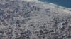 Pogled iz jordanskog vojnog aviona prikazuje Pojas Gaze, neposredno prije bacanja humanitarne pomoći, 17. augusta 2025.<br>