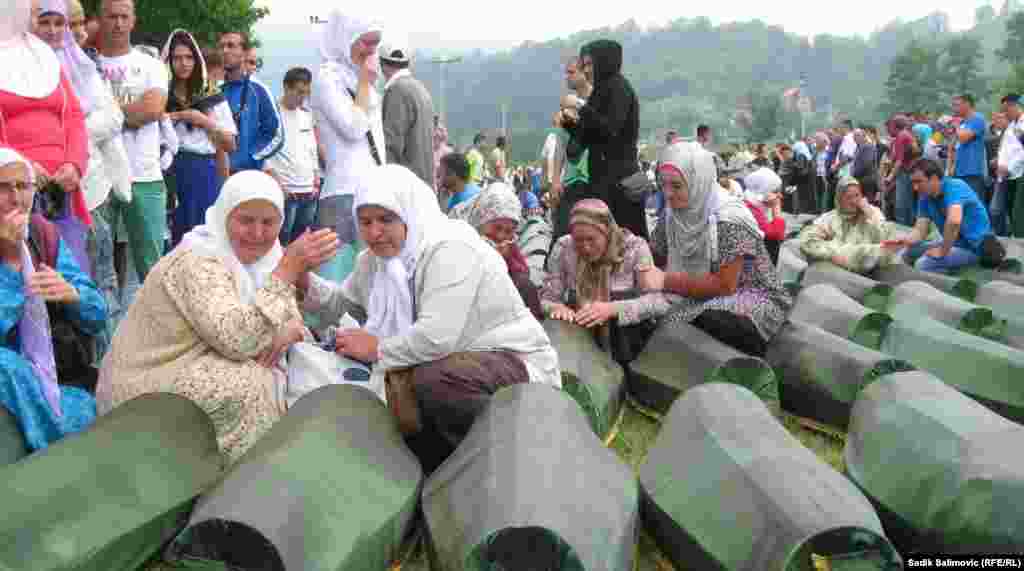 Srebrenica, 11. juli 2013. Foto: RSE / Sadik Salimović