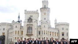 Ministri EU ispred zamka Hluboka nad Vltavom, 27. mart 2009.