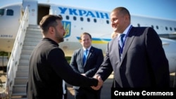 Архівне фото: президент України Володимир Зеленський і посол України у Великій Британії, екскомандувач ЗСУ Валерій Залужний. Велика Британія, 18 липня 2024 року