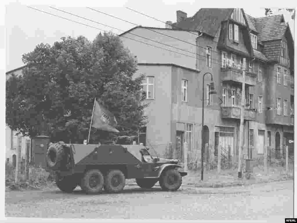 Policijsko patroliranje u zoni razdvajanja istočnog i zapadnog Berlina - 1961.
