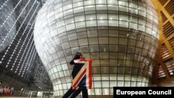 Uklanjanje zastave Velike Britanije iz zgrade Evropskog vijeća u Briselu (Ilustrativna fotografija)