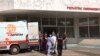 Снимката е илюстративна. Лекари приемат пациент в педиатричното отделение на болница "Пирогов".