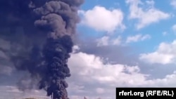 Пожар на нефтебазе в Феодосии (архивное фото)
