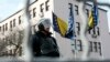 Sarajevo, policajac ispred zgrade Vlade Federacije BiH
