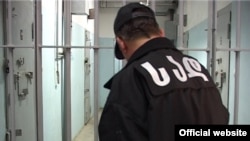 Гегутская колония из-за фактов пыток не раз попадала в отчеты омбудсмена перед парламентом