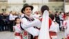 Un coregraf din R. Moldova a fondat cea mai mare școală de dansuri populare din diaspora