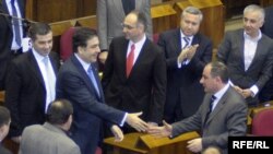 Президент Грузии Михаил Саакашвили в парламенте 26 февраля