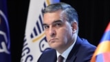 Armenia - Arman Tatoyan, a former human rights ombudsman, holds a press conference in Yerevan, October 9, 2025.