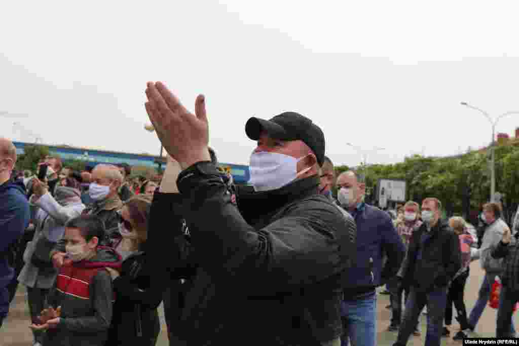 Reakcije okupljenih na protestu 24. maja.