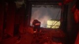Такий вигляд має одна з квартир у житловому будинку в Печерському районі Києва, який був пошкоджений внаслідок нової комбінованої атаки РФ. У ньому горіли помешкання на кількох поверхах<br><br>