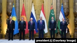 Участники саммита «Центральная Азия — Россия» в Душанбе. 9 октября 2025 года