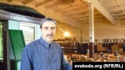 Павал Севярынец на хіміі. Вёска Куплін