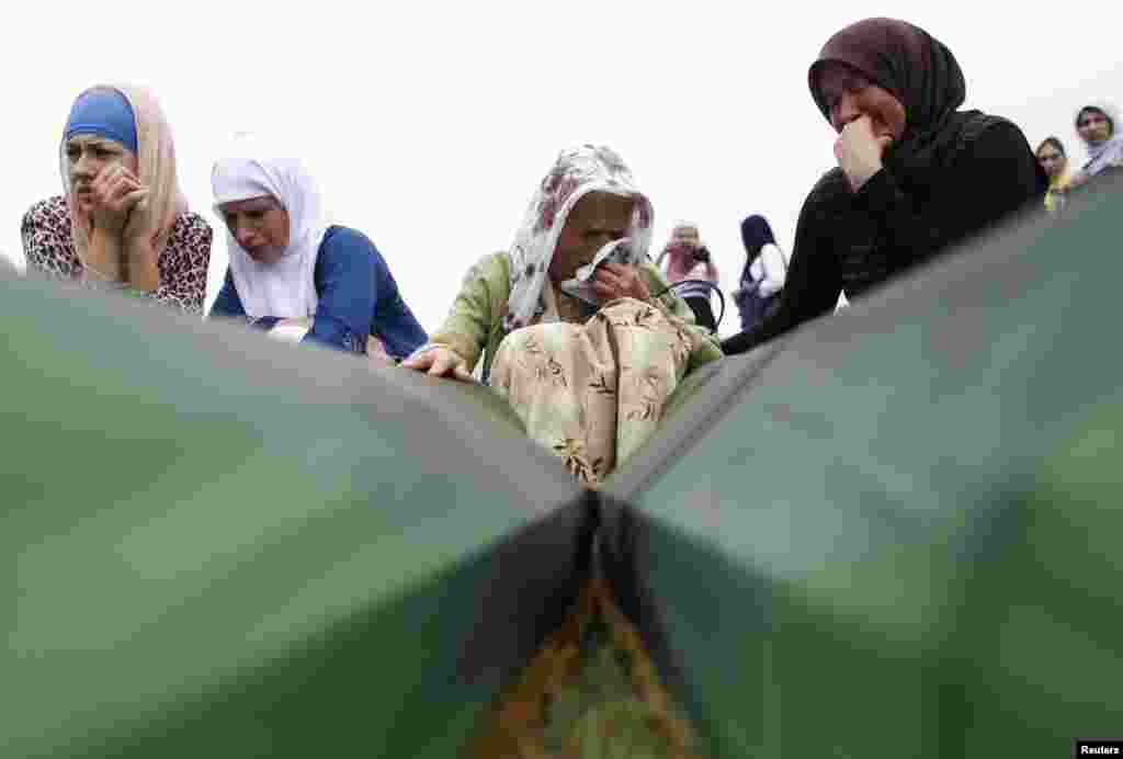 Srebrenica, 11. juli 2013. Foto: REUTERS / Dado Ruvić