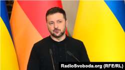 Президент Украины Владимир Зеленский в День Вооруженных сил Украиын передал Силам обороны Украины первую партию новейших ракет-дронов «Пекло»